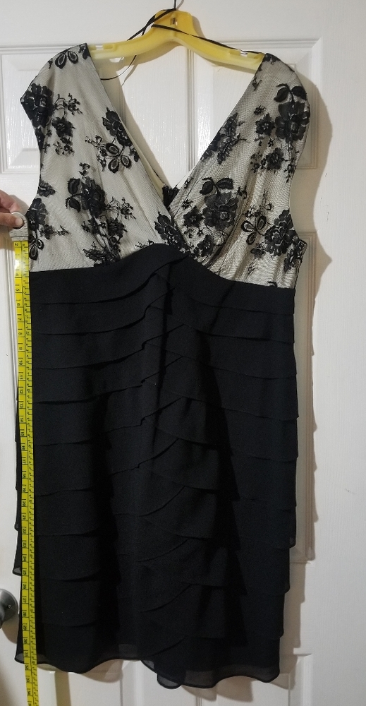 Dress - Picture 5 of 5